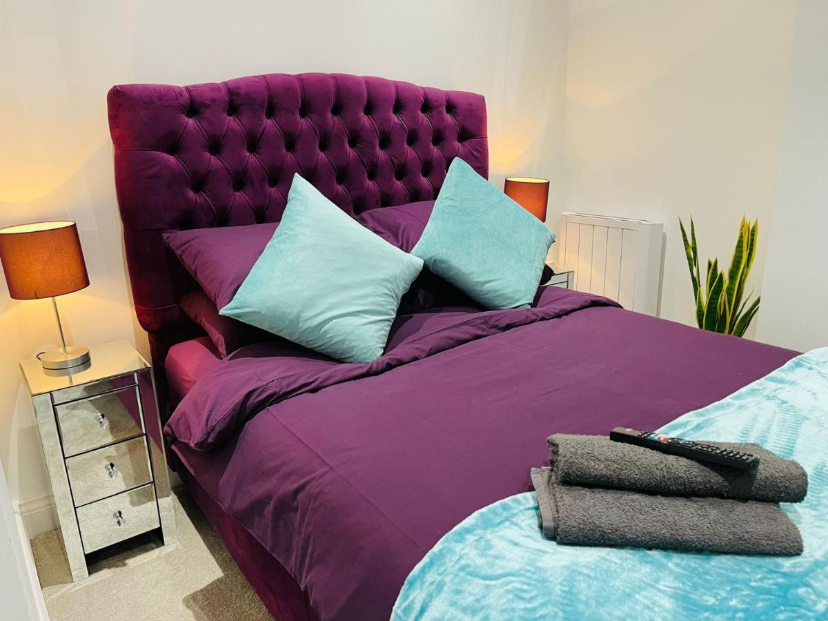 Salt Hill Windsor Legoland Eton Heathrow Luxury 2 Bed 1 Bath Free Parking Slough Exterior photo