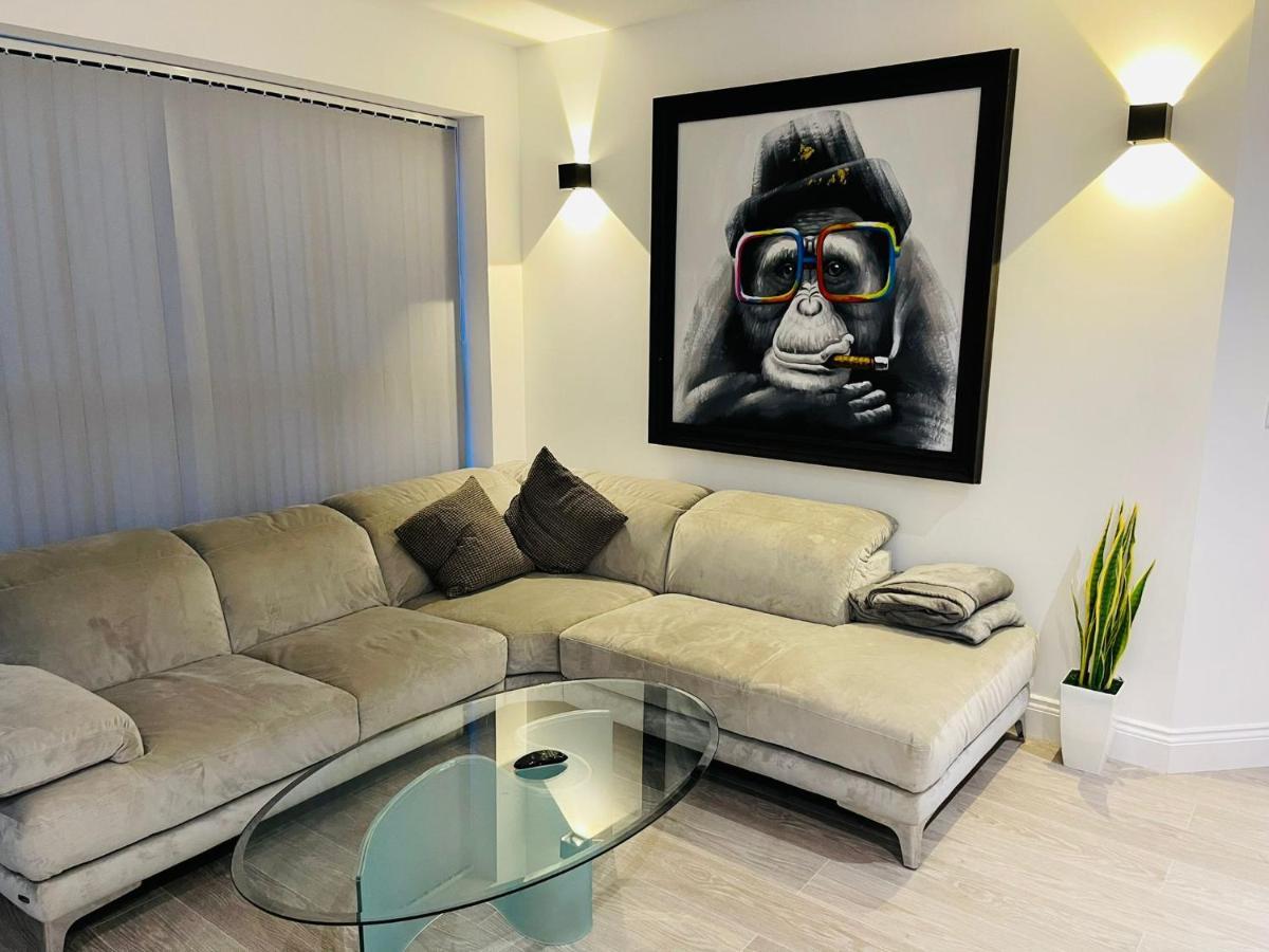 Salt Hill Windsor Legoland Eton Heathrow Luxury 2 Bed 1 Bath Free Parking Slough Exterior photo