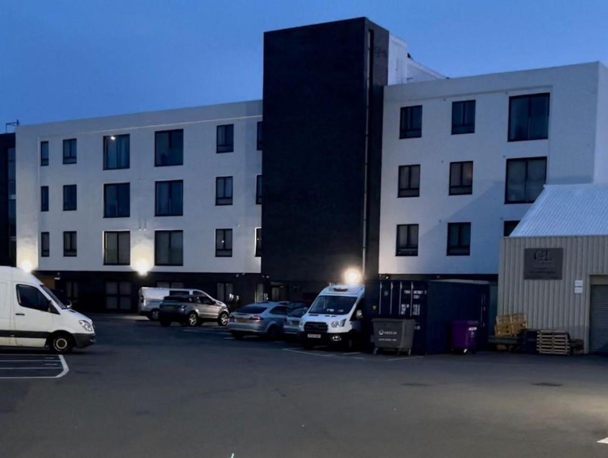 Salt Hill Windsor Legoland Eton Heathrow Luxury 2 Bed 1 Bath Free Parking Slough Exterior photo